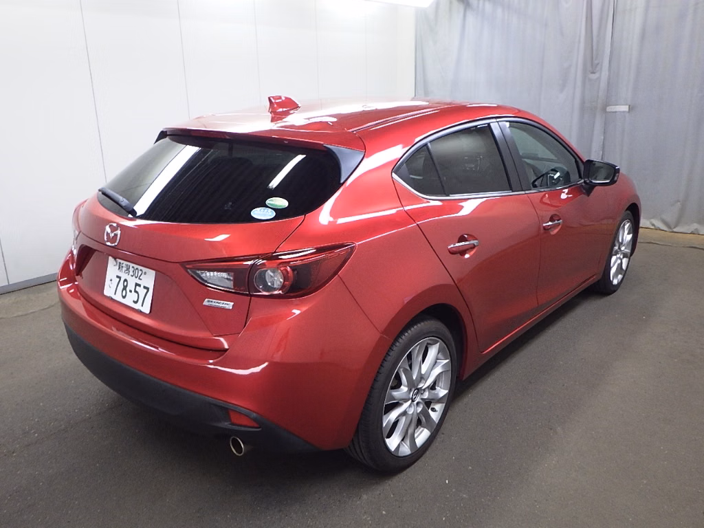 MAZDA AXELA