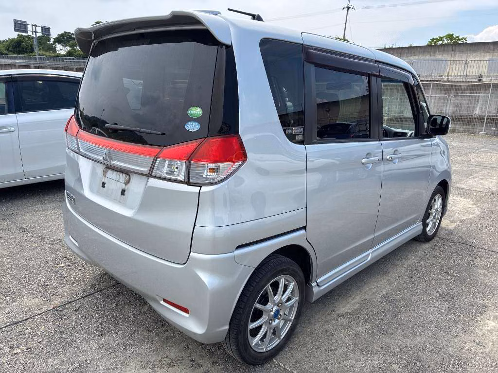 MITSUBISHI DELICA D:2