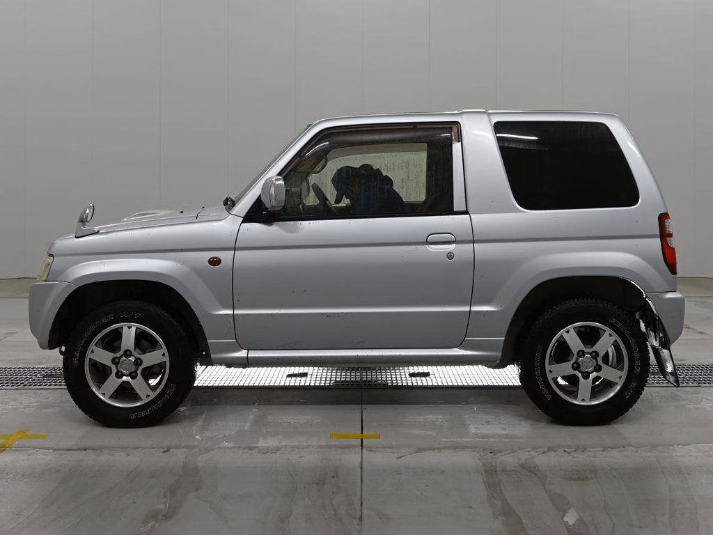 MITSUBISHI PAJERO MINI