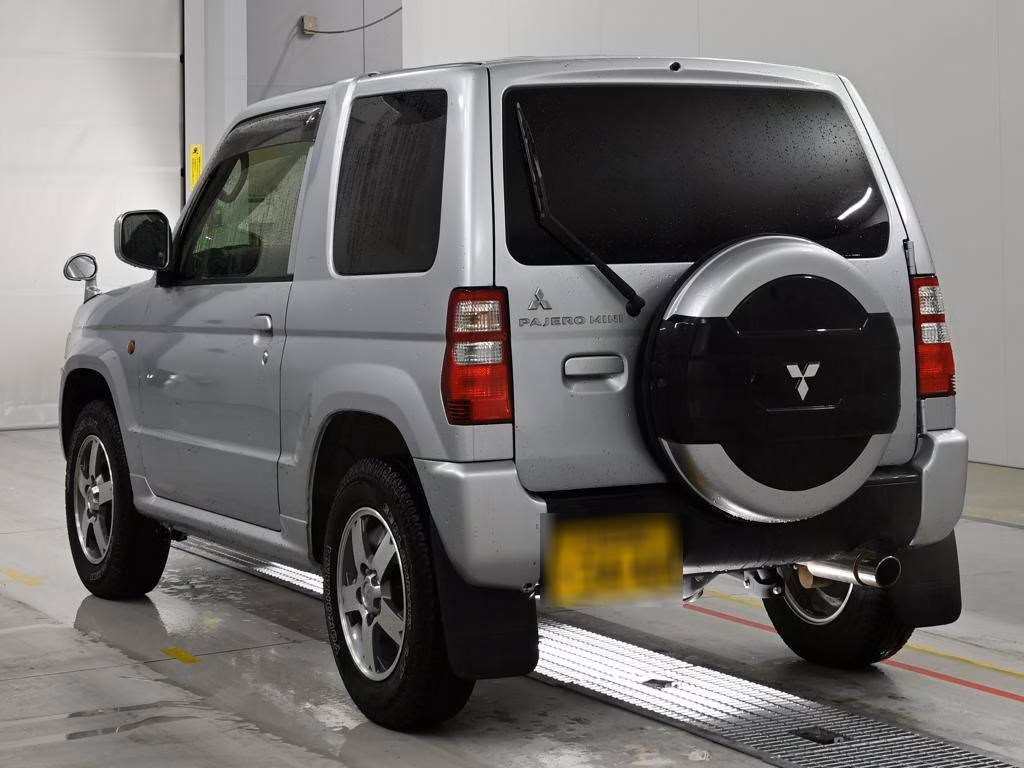 MITSUBISHI PAJERO MINI