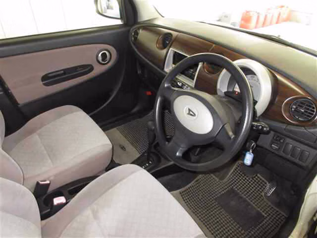 DAIHATSU MIRA GINO