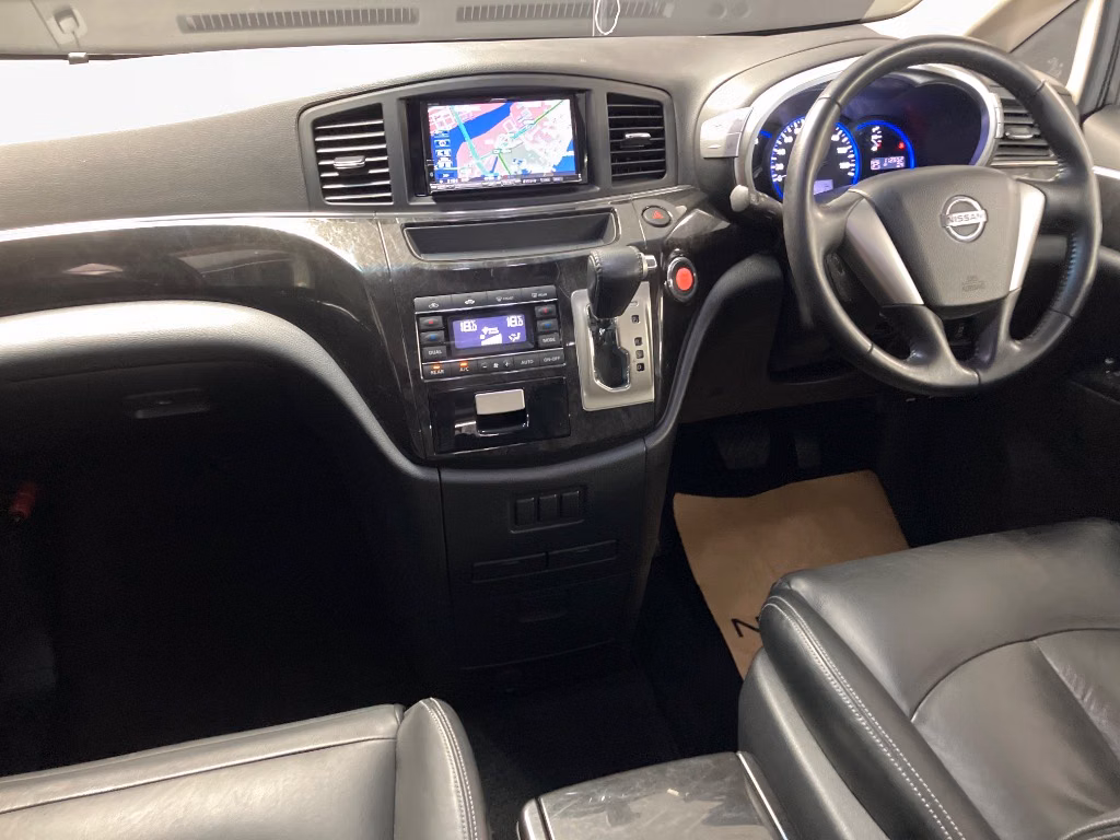 NISSAN ELGRAND