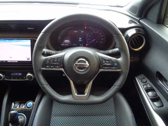 NISSAN KICKS
