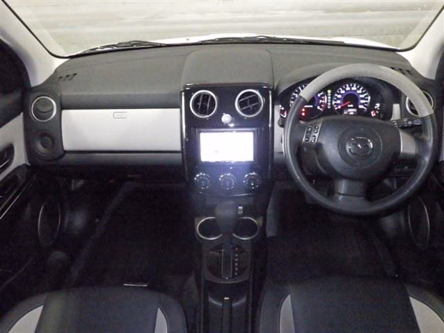 MAZDA VERISA