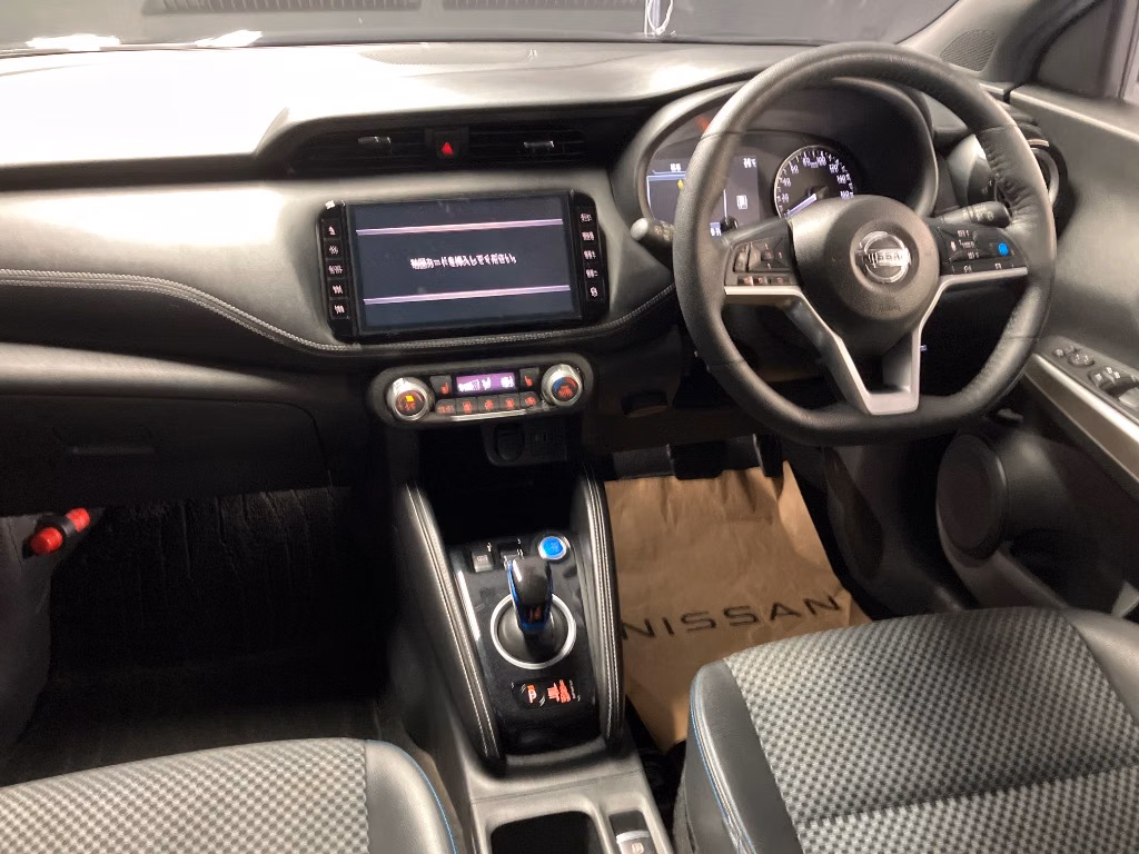 NISSAN KICKS