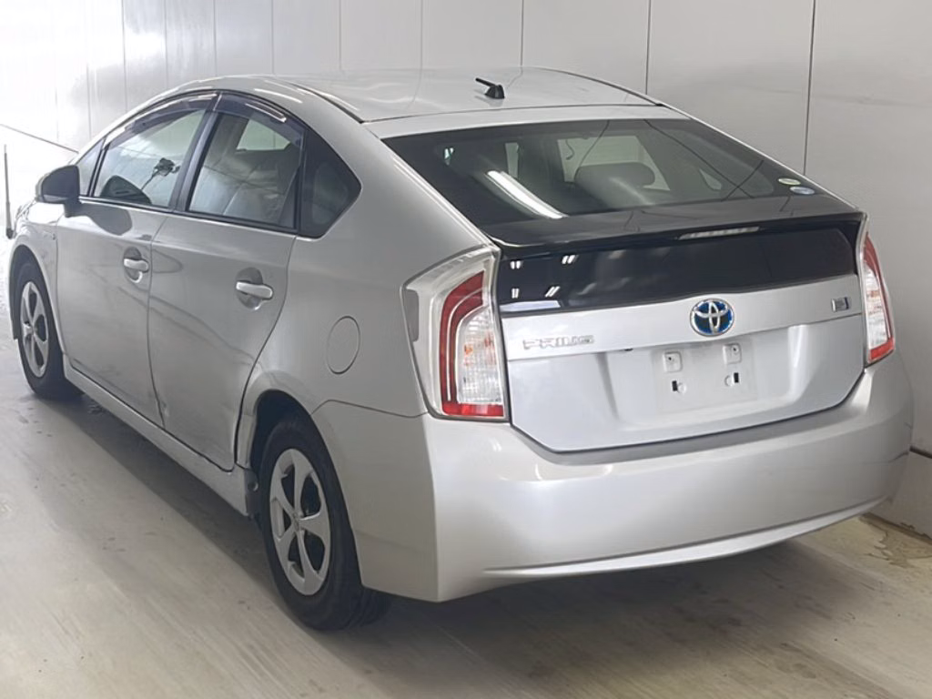 TOYOTA PRIUS