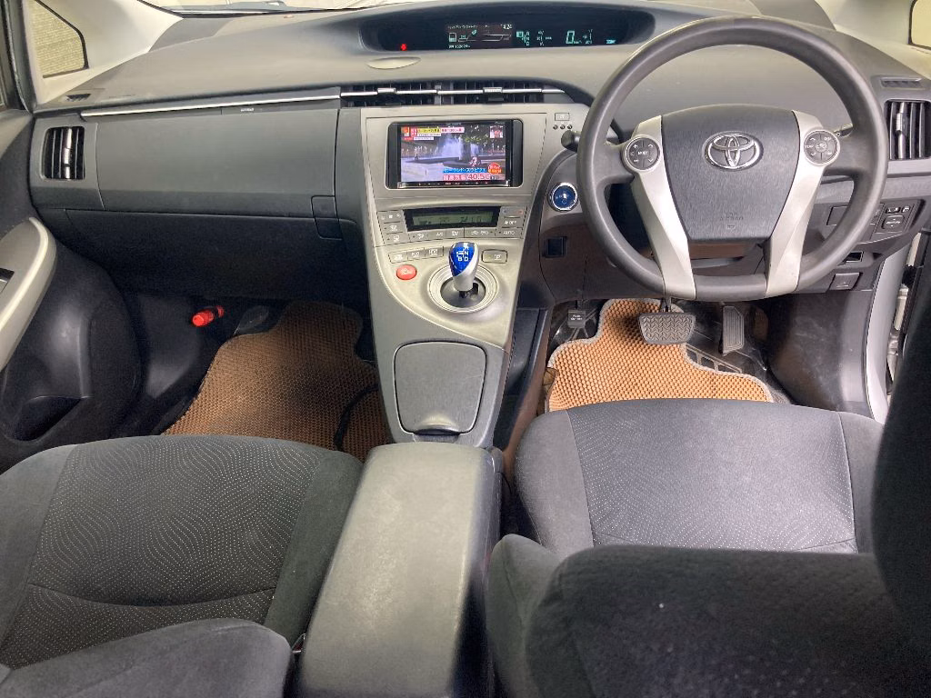 TOYOTA PRIUS