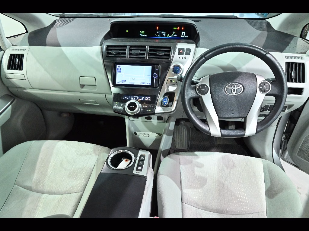 TOYOTA PRIUS ALPHA