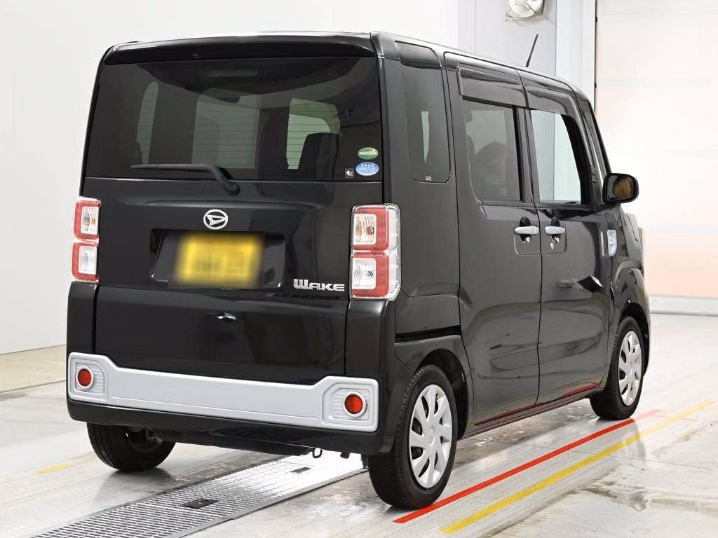 DAIHATSU WAKE