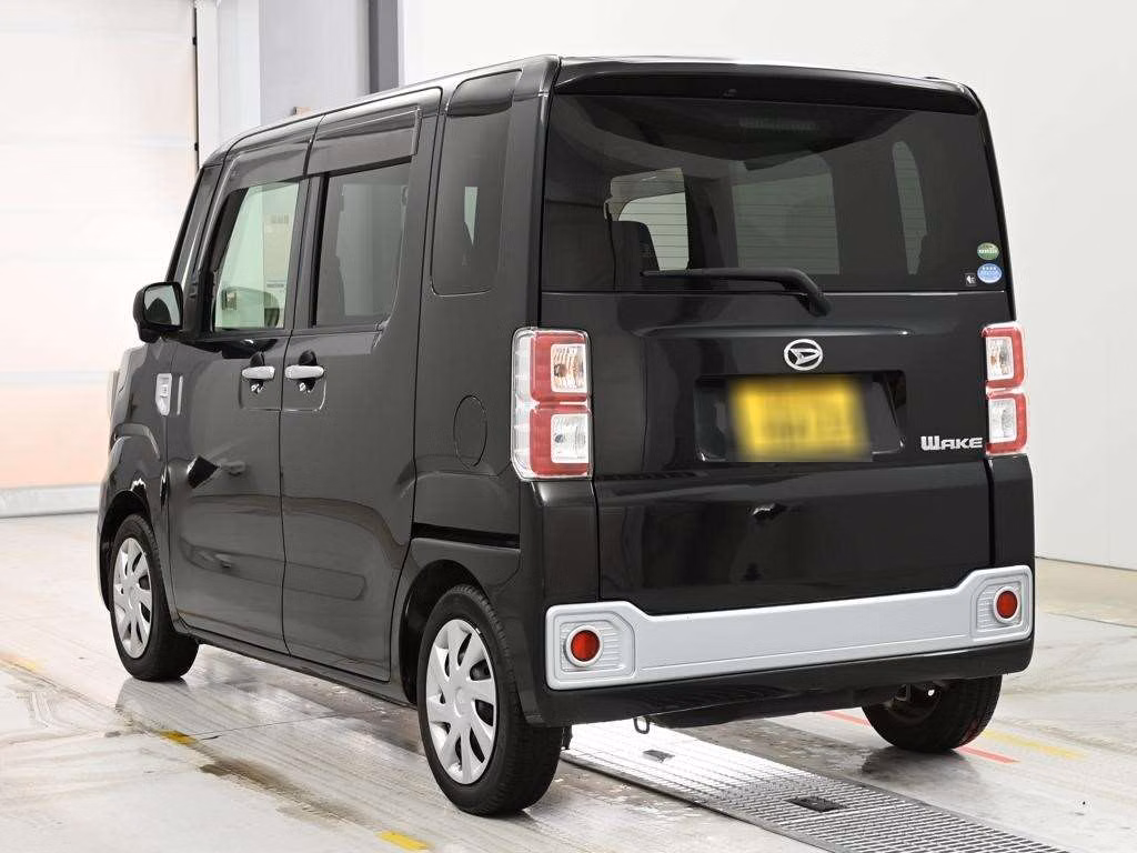 DAIHATSU WAKE