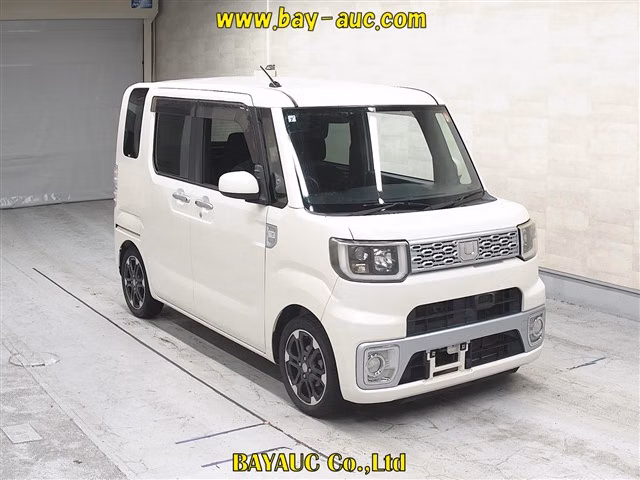 DAIHATSU WAKE
