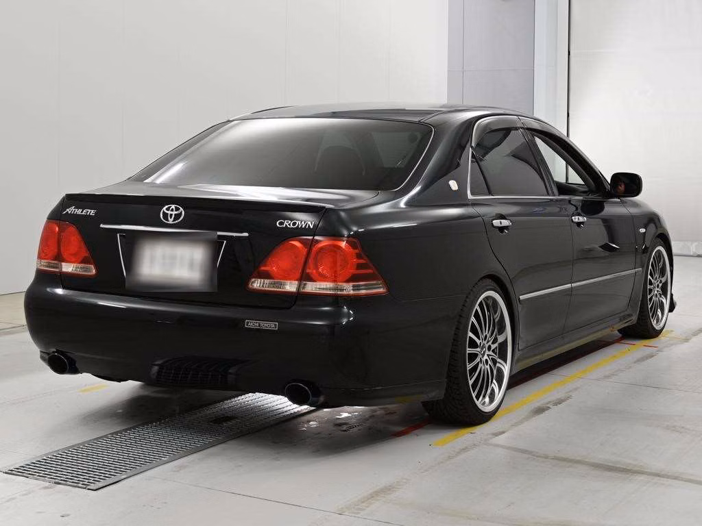 TOYOTA CROWN