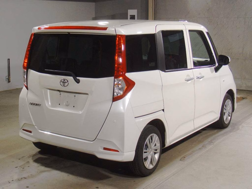 TOYOTA ROOMY