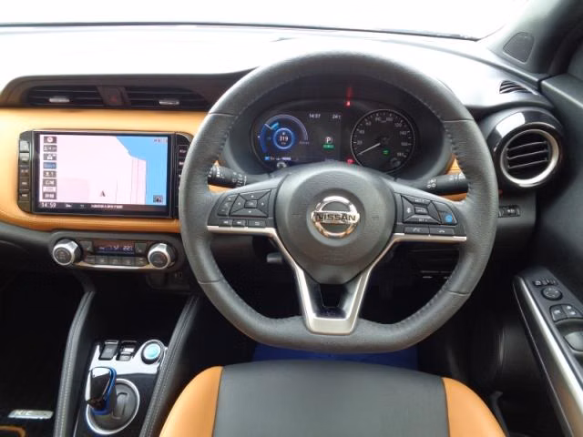 NISSAN KICKS