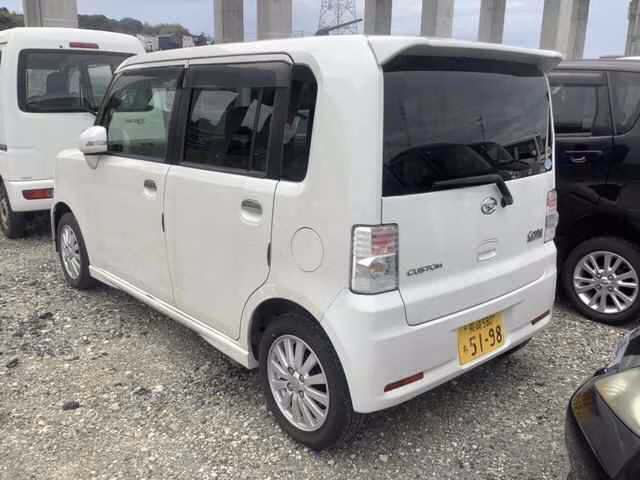 DAIHATSU MOVE CONTE