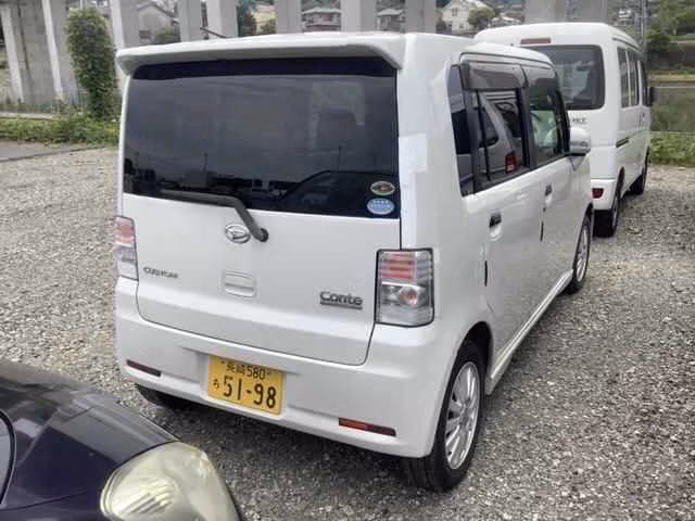DAIHATSU MOVE CONTE