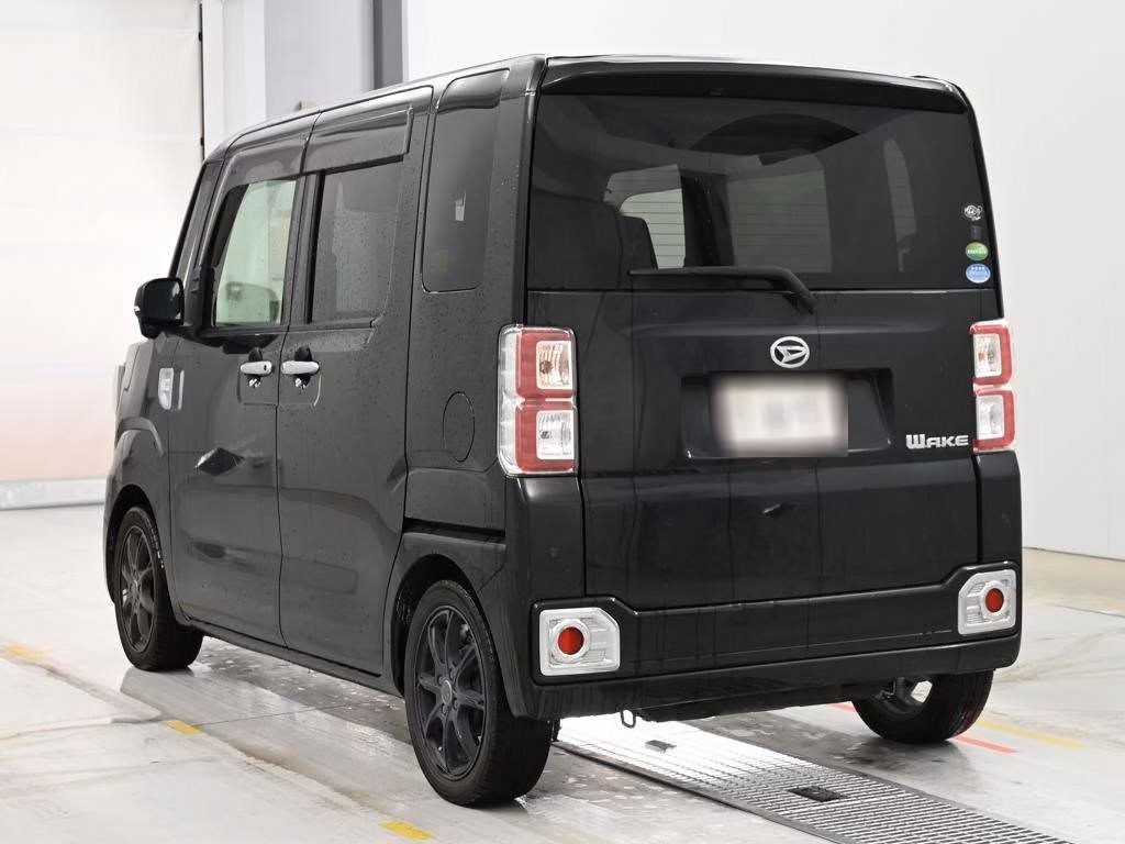 DAIHATSU WAKE