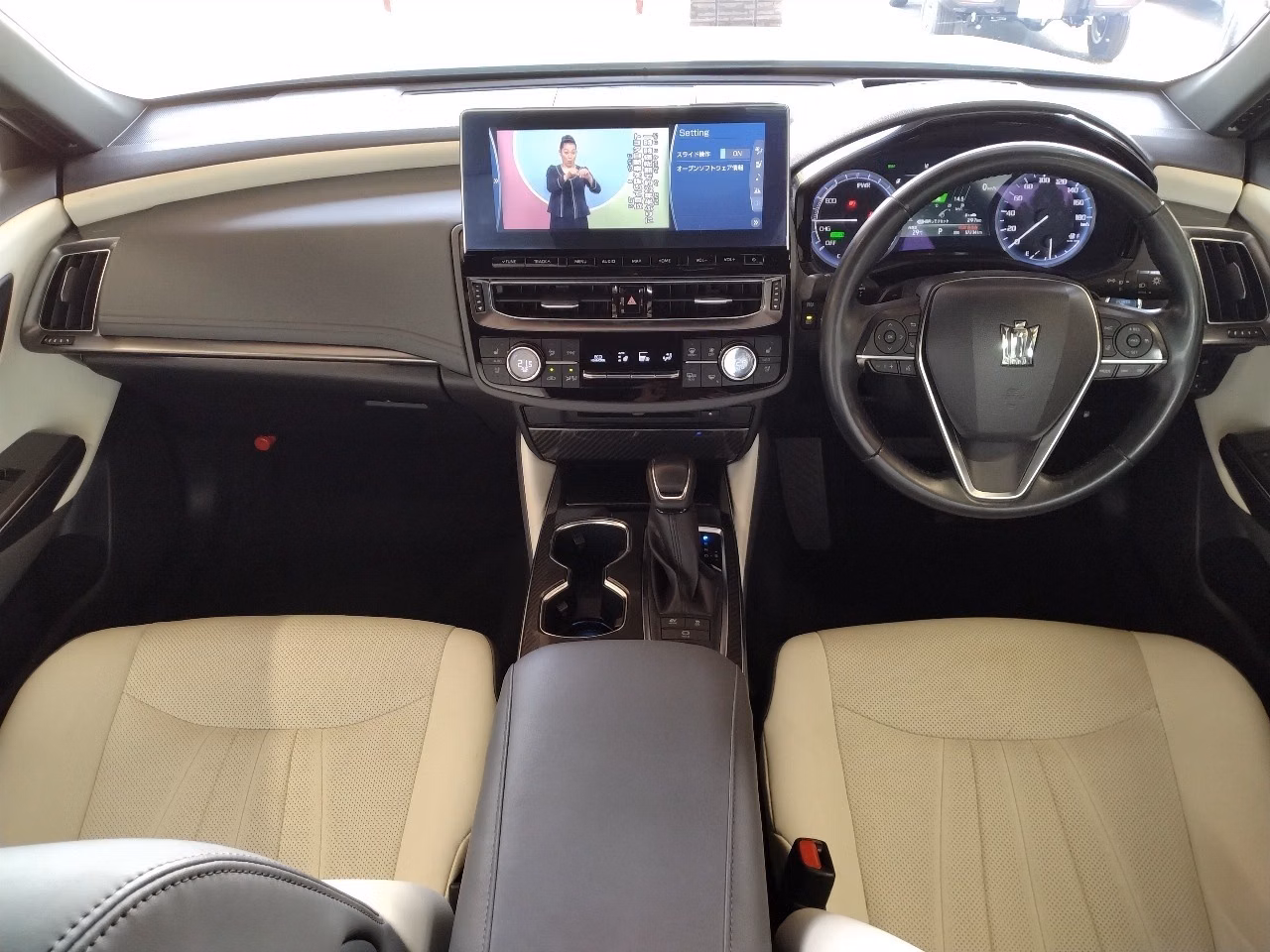 TOYOTA CROWN