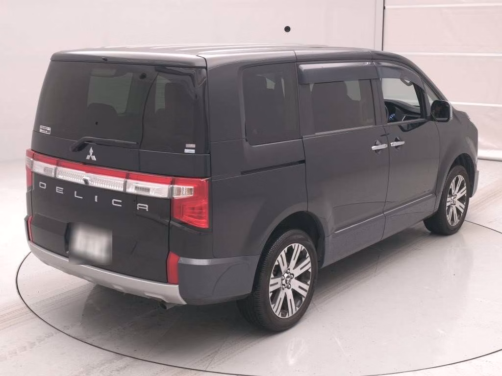 MITSUBISHI DELICA D:5