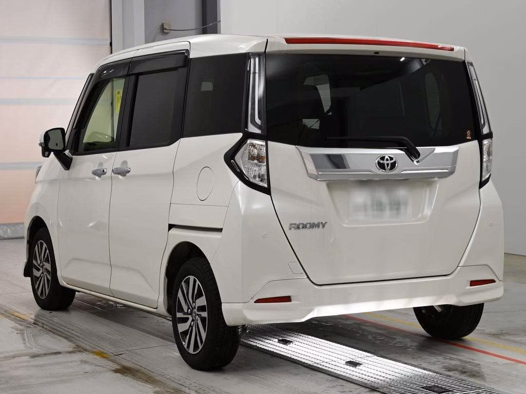 TOYOTA ROOMY