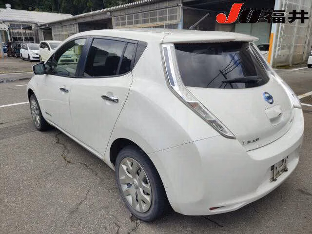 NISSAN LEAF