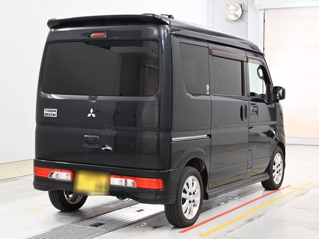 MITSUBISHI TOWN BOX