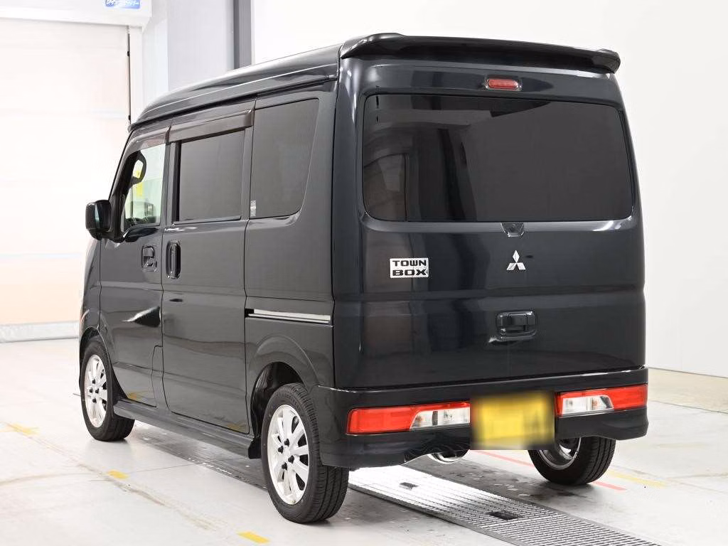 MITSUBISHI TOWN BOX