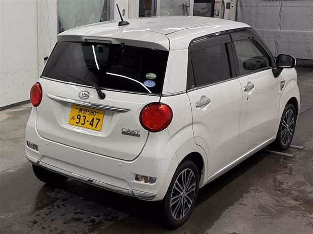 DAIHATSU CAST