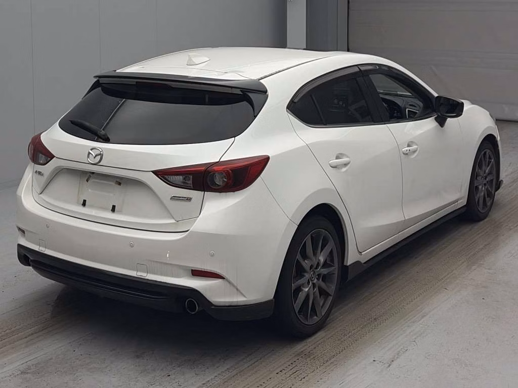 MAZDA AXELA