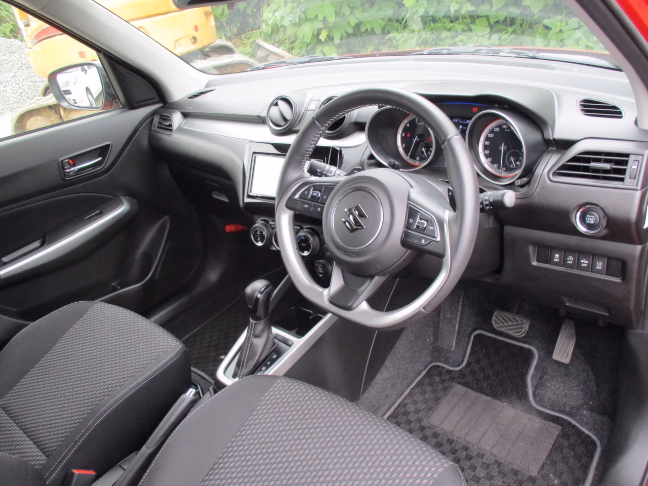 SUZUKI SWIFT