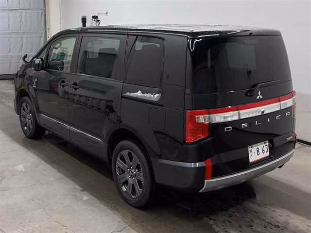 MITSUBISHI DELICA D:5