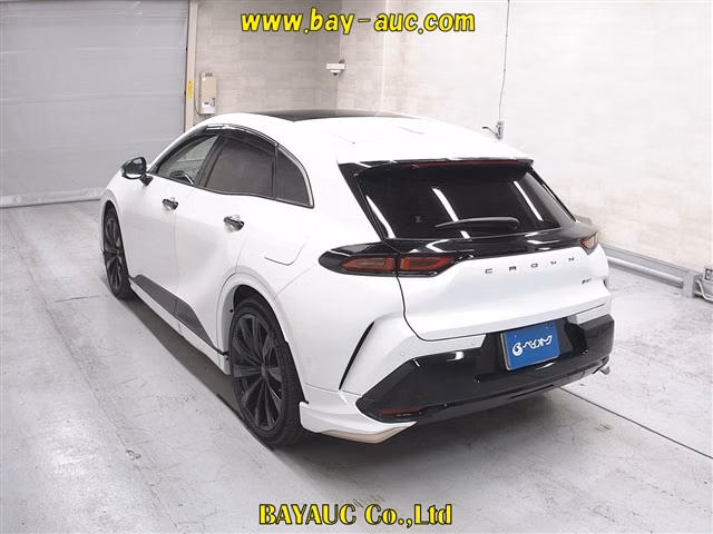 TOYOTA CROWN