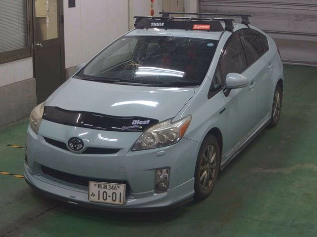 TOYOTA PRIUS