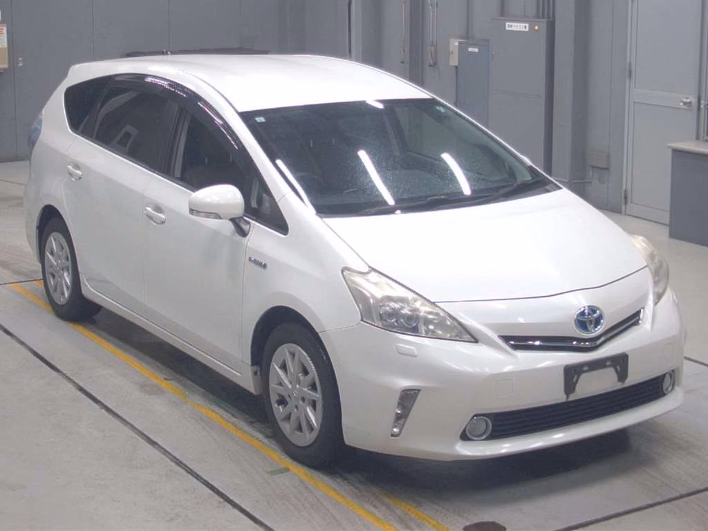 TOYOTA PRIUS ALPHA