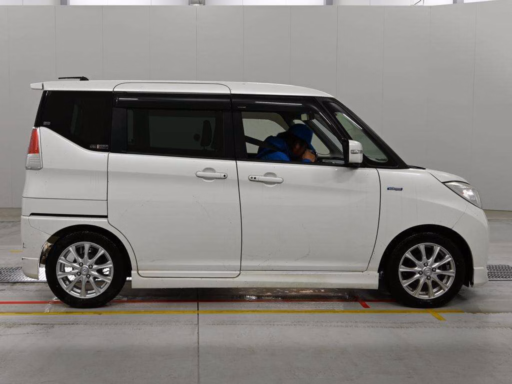 MITSUBISHI DELICA D:2