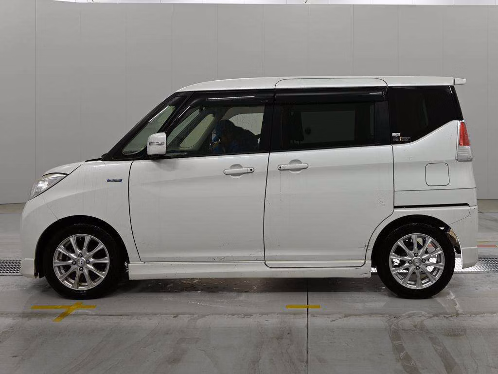 MITSUBISHI DELICA D:2