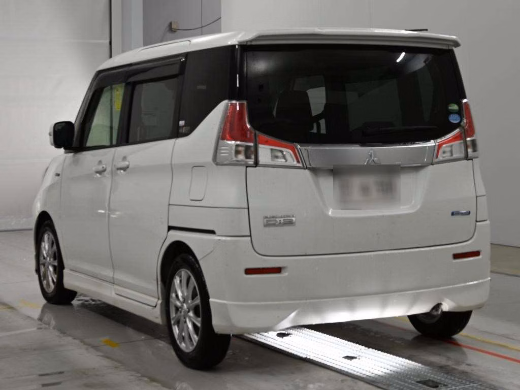MITSUBISHI DELICA D:2