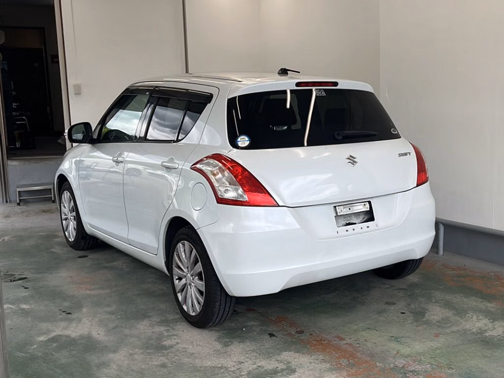 SUZUKI SWIFT