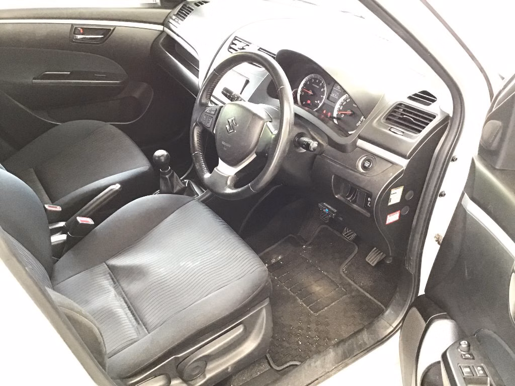 SUZUKI SWIFT