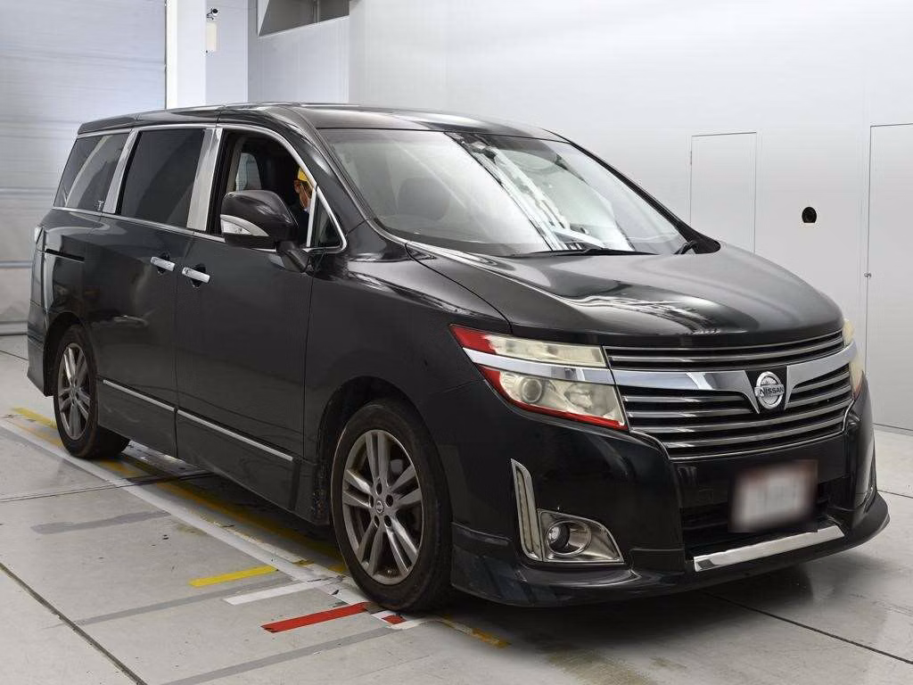 NISSAN ELGRAND