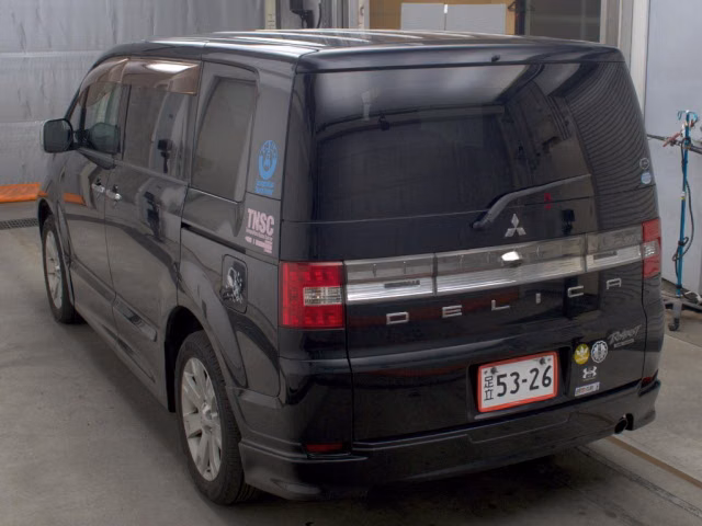 MITSUBISHI DELICA D:5