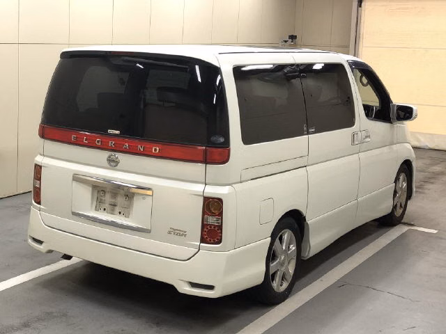 NISSAN ELGRAND