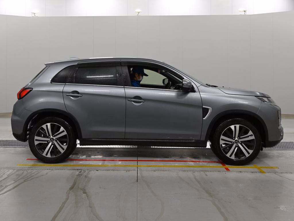 MITSUBISHI RVR