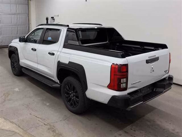 MITSUBISHI TRITON
