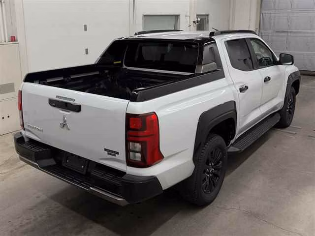 MITSUBISHI TRITON