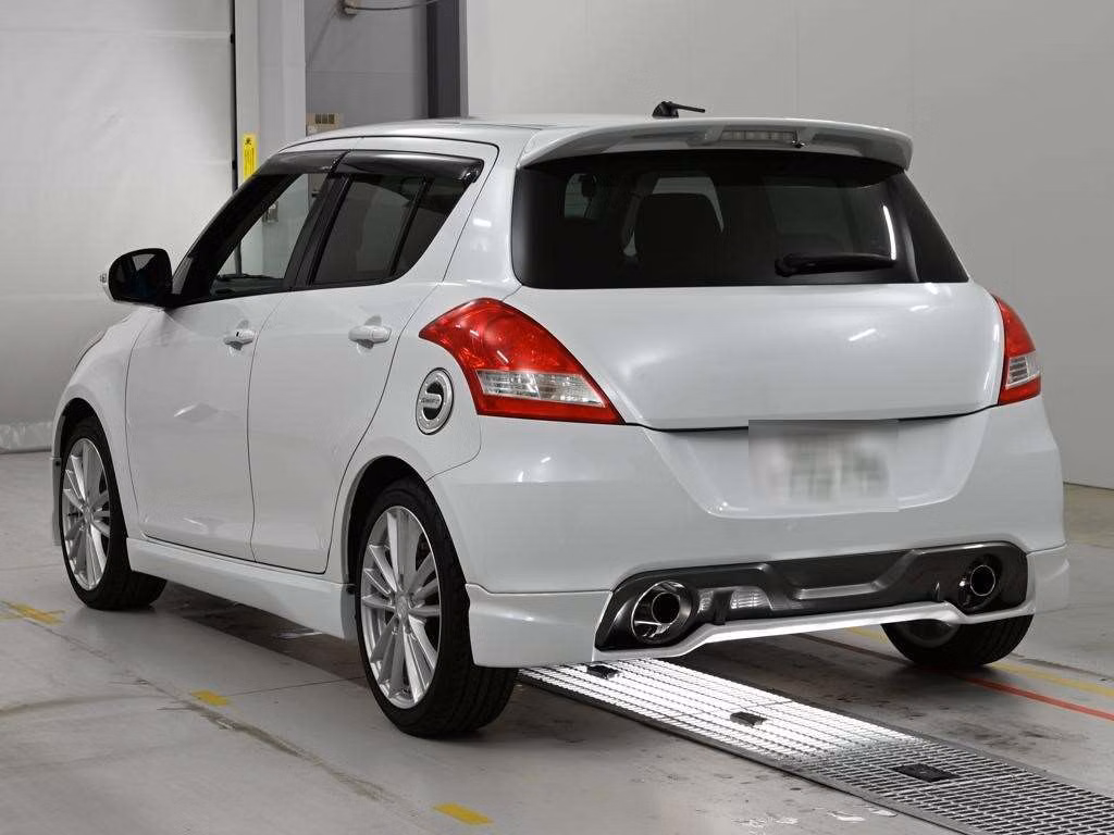 SUZUKI SWIFT
