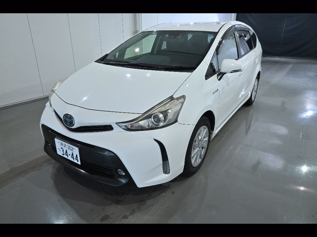 TOYOTA PRIUS ALPHA