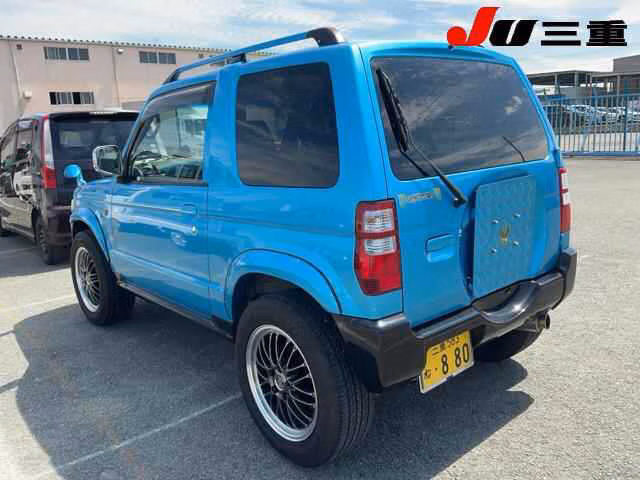 MITSUBISHI PAJERO MINI
