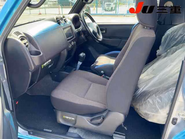 MITSUBISHI PAJERO MINI