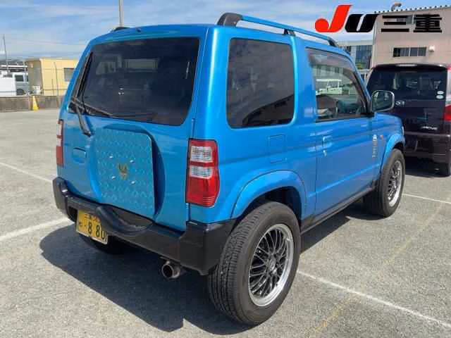 MITSUBISHI PAJERO MINI